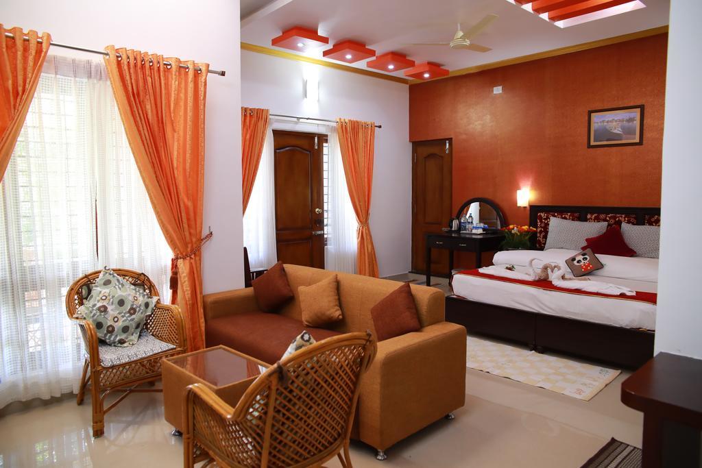 Periyar Villa Home Stay - Теккади Экстерьер фото